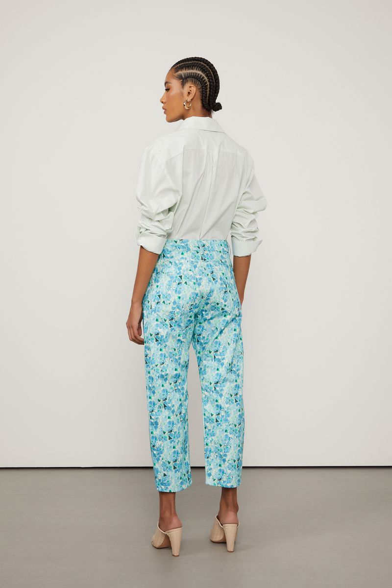 25341761_09541_3-CALCA-DE-SARJA-FLORAL-COM-PENCE-JOELHO