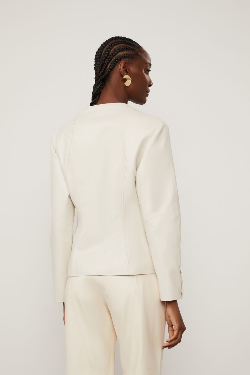 03011628_04346_3-BLAZER-DE-COURO-ACINTURADO-BOTOES-ORGANICOS