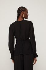 52135350_0005_3-BLUSA-DE-CREPE-COM-DECOTE-GOTA-E-MANGA
