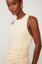 07206935_09276_4-VESTIDO-DE-MALHA-CREPE-CURTO-FRANZIDO-SAIA