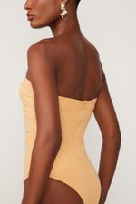 52390332_09280_5-BODY-DE-MALHA-CREPE-PAPAYA-TRANSPASSE-COM-ALCA-REMOVIVEL