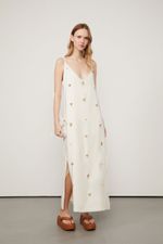 07206757_0003_1-VESTIDO-MIDI-DE-LINHO-COM-BORDADOS