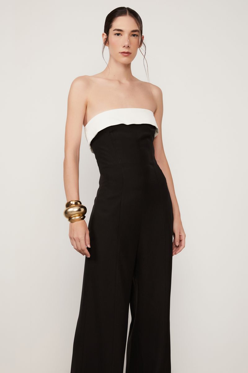 08420336_0005_4-MACACAO-DE-CREPE-PRETO-COM-PALA-BRANCO