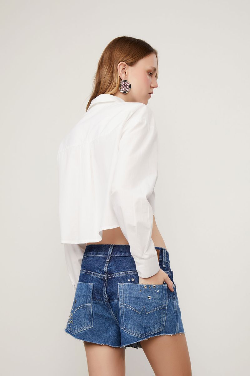25054155_0105_3-SHORT-JEANS-BOY-COM-RECORTE-E-HOT-FIX