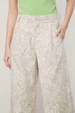 25341962_09894_4-CALCA-SARJA-PANTALONA-ALTA-COM-ESTAMPA-CONFETE-CLARA