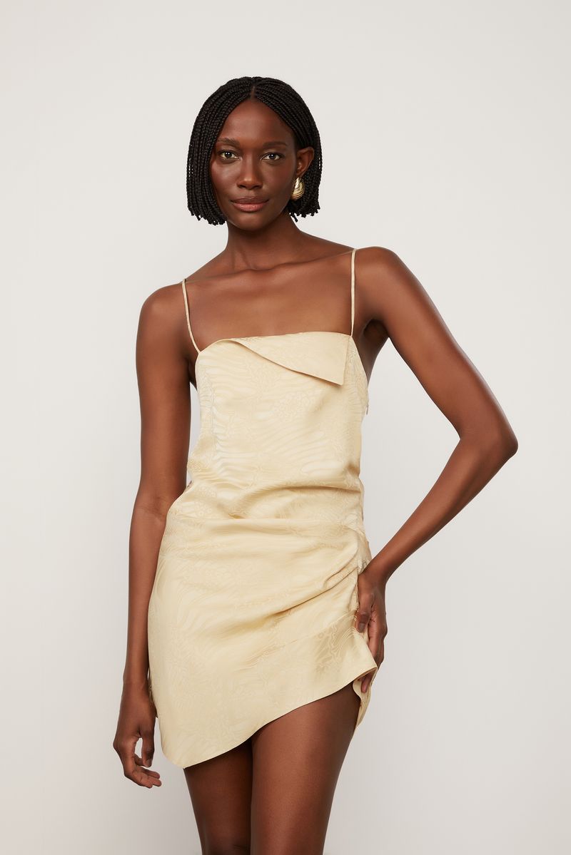 07207063_04091_2-VESTIDO-JACQUARD-CURTO-BEGE-BARRA-ASSIMETRICA