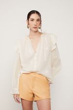 52135575_0002_1-BLUSA-BRANCA-COM-BABADOS
