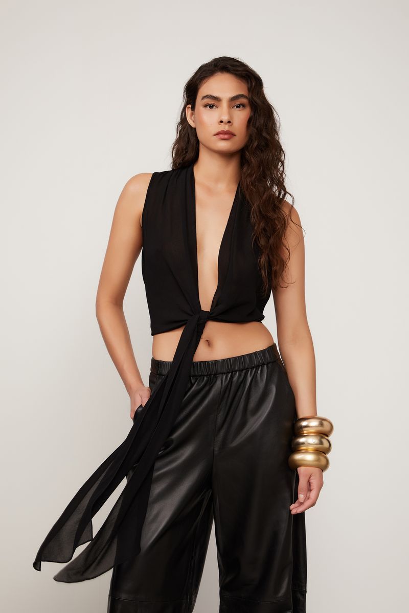 52135667_0005_1-BLUSA-COM-AMARRACAO-FRONTAL-E-DECOTE