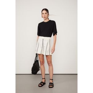 Short Reto Detalhe Pregas De Jacquard Listrado