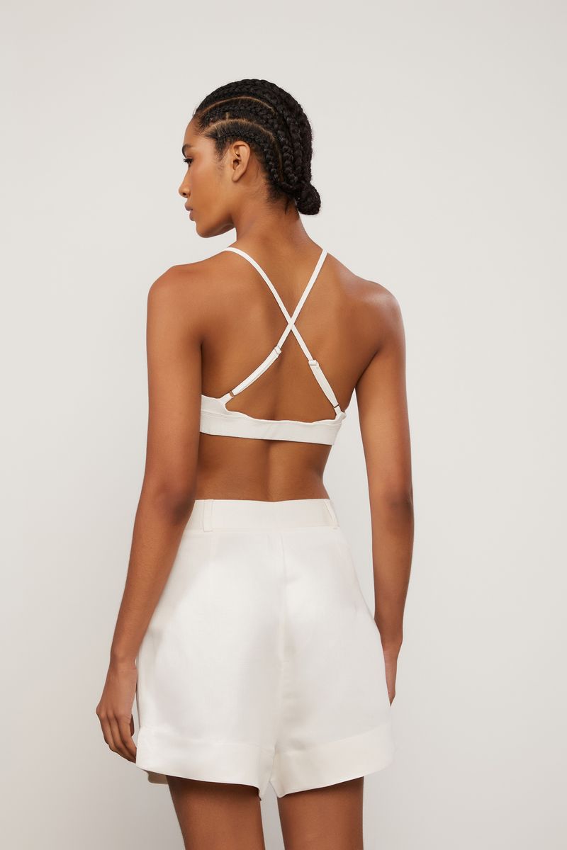 25111370_0003_3-SHORT-BASICO-RETO-DETALHE-PREGAS-OFF-WHITE