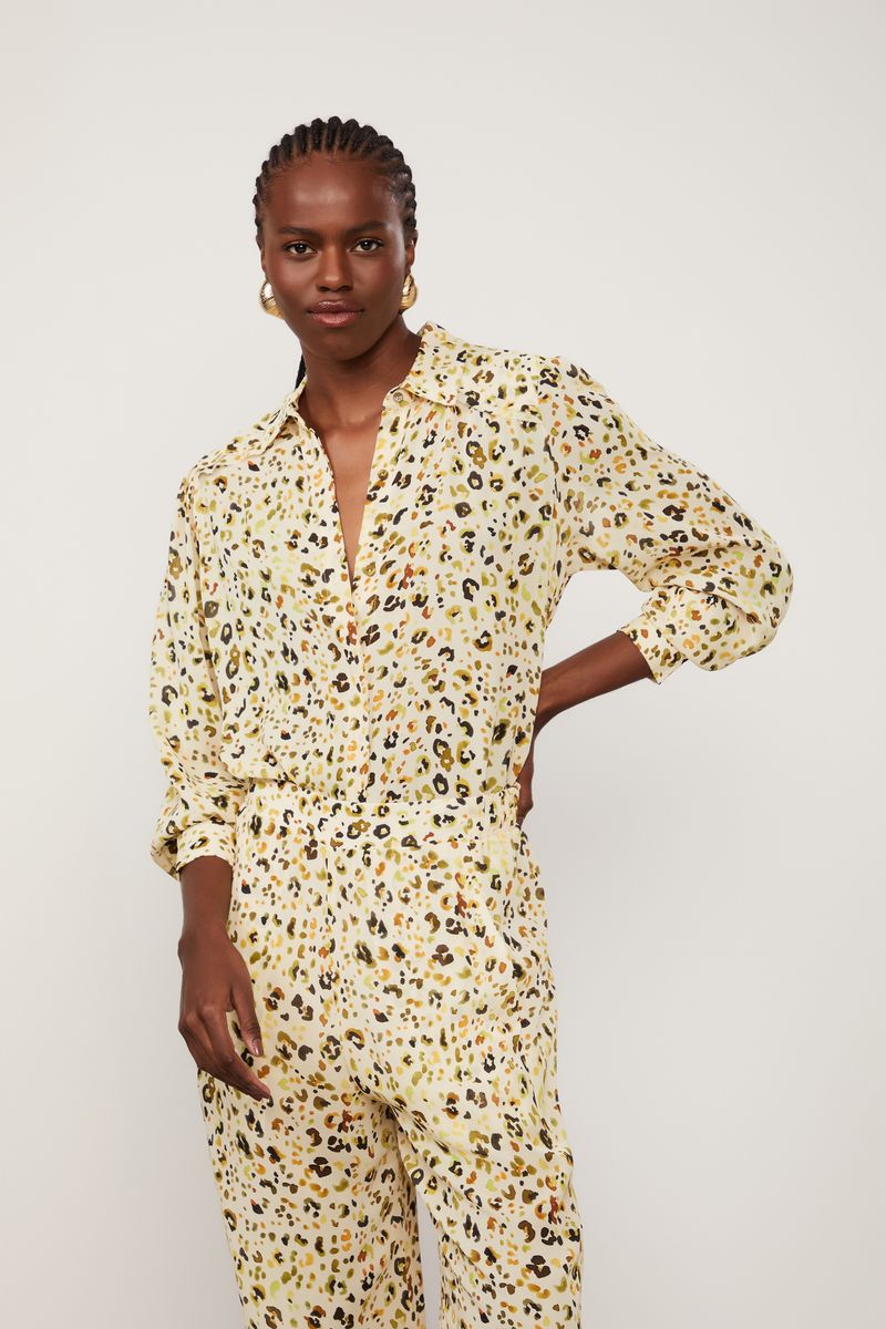 52051611_09843_1-CAMISA-DE-GEORGETTE-COM-DETALHES-A-FIO-ESTAMPADO