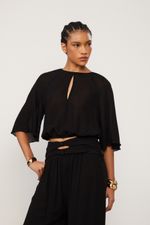 52135723_0005_1-BLUSA-DE-GEORGETTE-PRETA-CROPPED