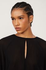 52135723_0005_4-BLUSA-DE-GEORGETTE-PRETA-CROPPED