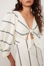 07206920_0003_2-VESTIDO-MIDI-MANGA-BUFANTE-DECOTE-V-COM-AMARRACAO-DE-JACQUARD-LISTRADO
