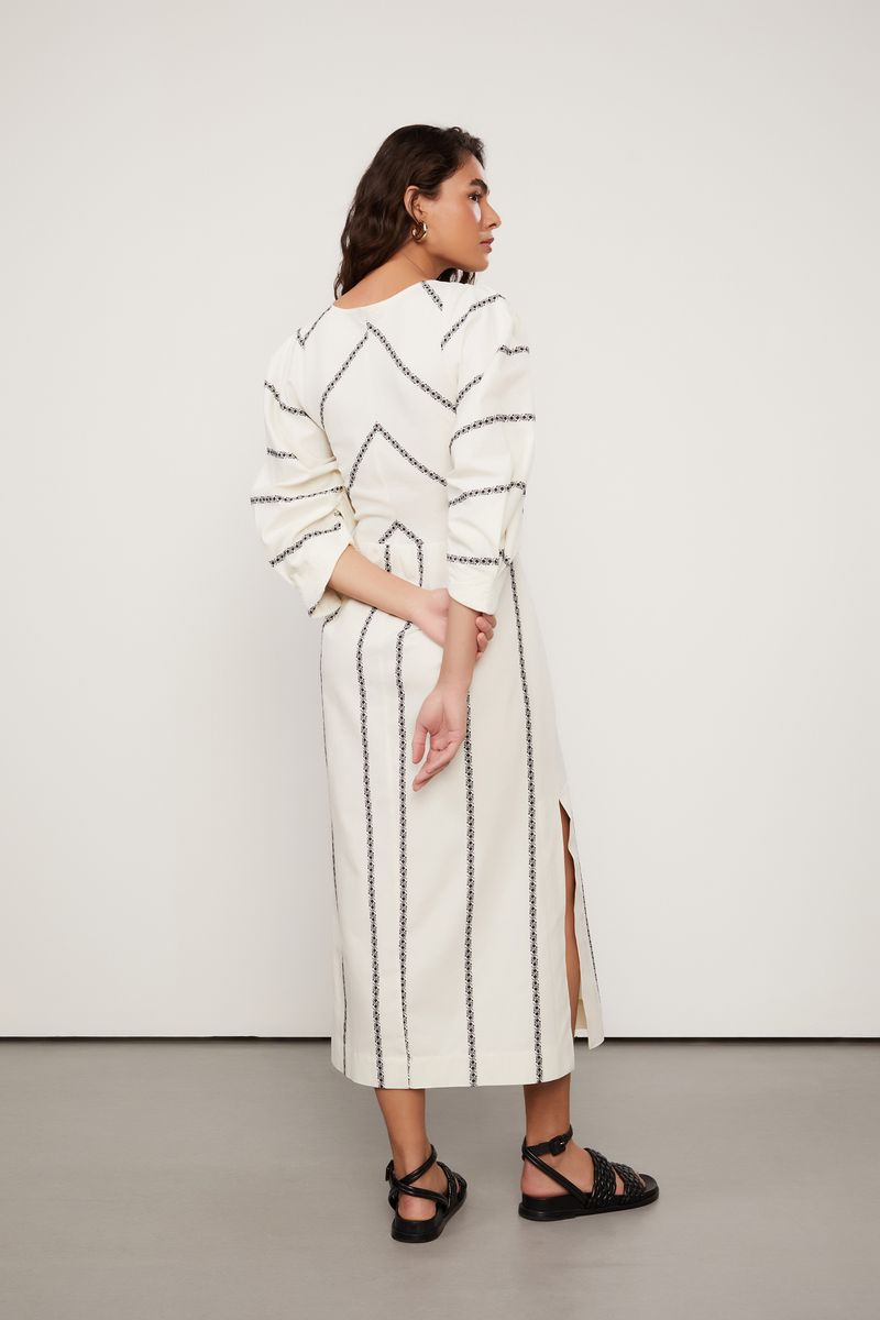 07206920_0003_3-VESTIDO-MIDI-MANGA-BUFANTE-DECOTE-V-COM-AMARRACAO-DE-JACQUARD-LISTRADO
