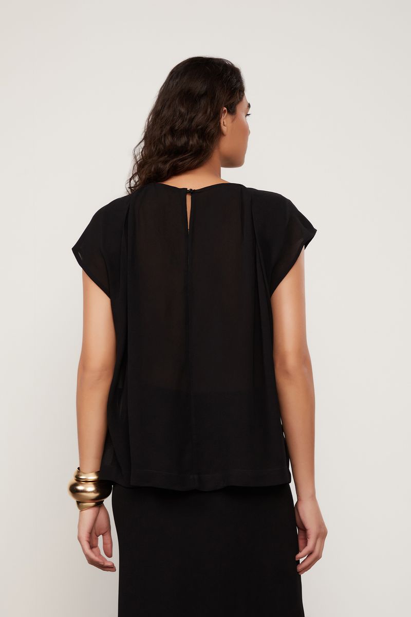 52135722_0005_3-BLUSA-DE-GEORGETTE-PRETA-COM-DETALHE-NAS-MANGAS