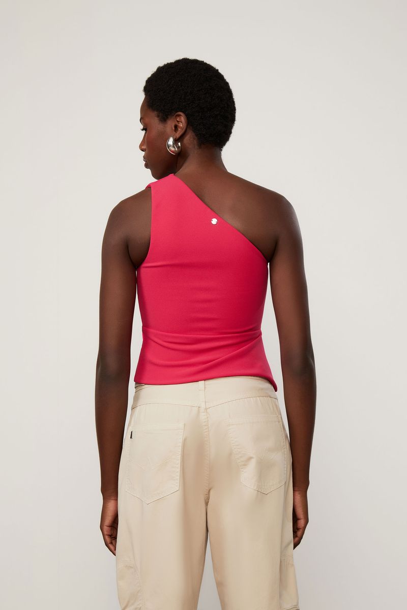 52135546_0007_3-BLUSA-MALHA-UM-OMBRO-SO-AMARRACAO-LATERAL
