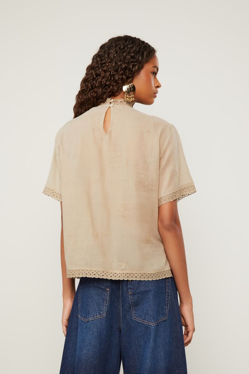 52135826_04358_3-BLUSA-TSHIRT-BORDADA-FLORAL