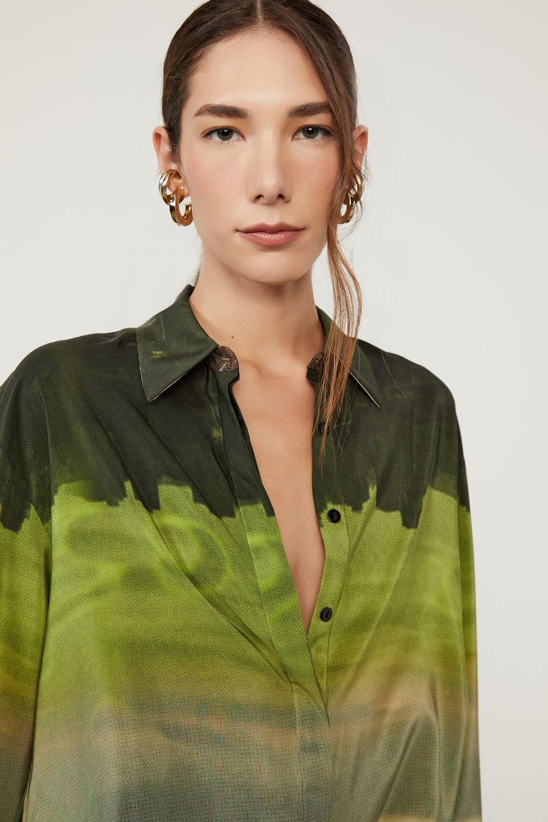 52051700_50451_4-CAMISA-DE-GEORGETTE-LEVE-ESTAMPADA-FENDA-COSTAS