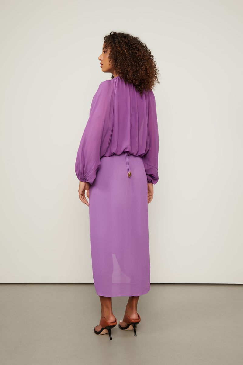 07206633_09252_3-VESTIDO-DE-GEORGETTE-LEVE-MIDI-ROXO-MANGA-LEQUE-COM-CINTO