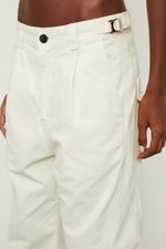 25342316_10048_4-CALCA-DE-SARJA-BEGE-DETALHE-PREGA-PERNA