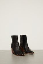 09020688_0005_2-BOTA-DE-COURO-TACHAS
