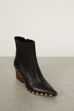 09020688_0005_3-BOTA-DE-COURO-TACHAS