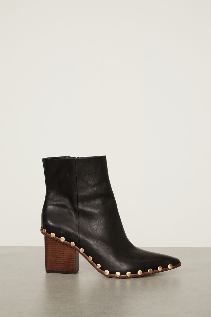 09020688_0005_5-BOTA-DE-COURO-TACHAS