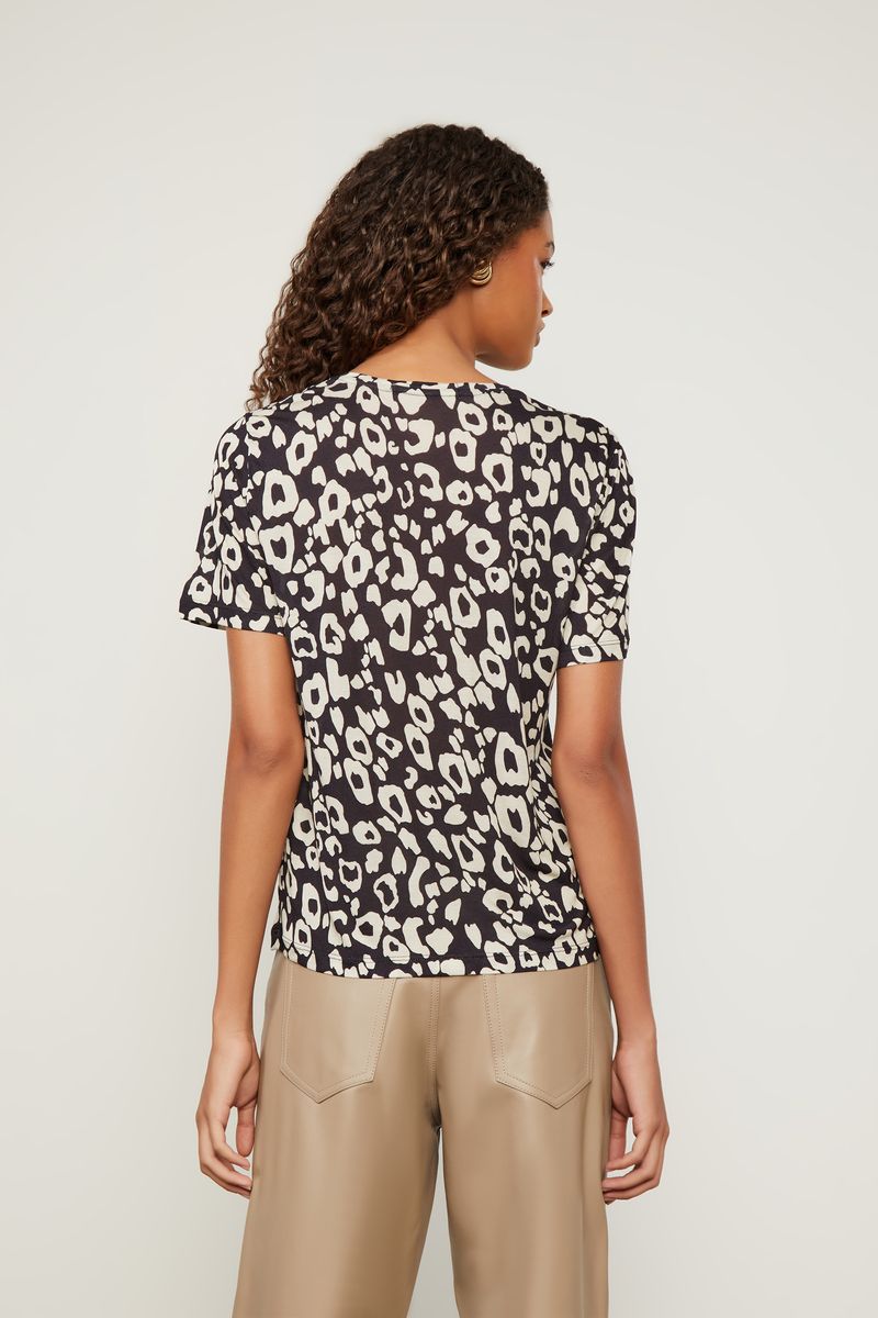 52135918_50454_3-CAMISETA-MANGA-CURTA-DECOTE-V-ESTAMPADA-ONCA-CRONOS