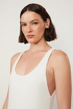 07207217_055_5-VESTIDO-DE-MALHA-OFF-WHITE-COM-RECORTE-EM-TRICOLINE