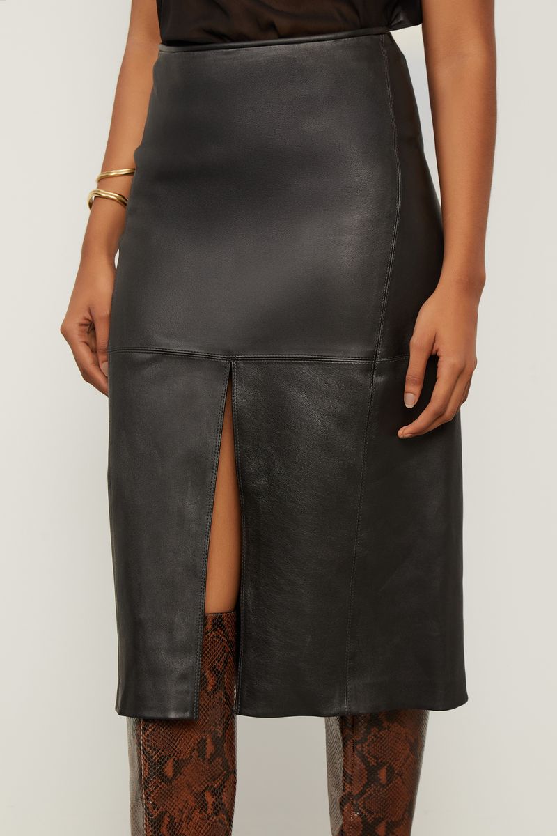 25111513_0005_3-SAIA-DE-COURO-STRETCH-MIDI-FENDA-FRONTAL-FRONTAL