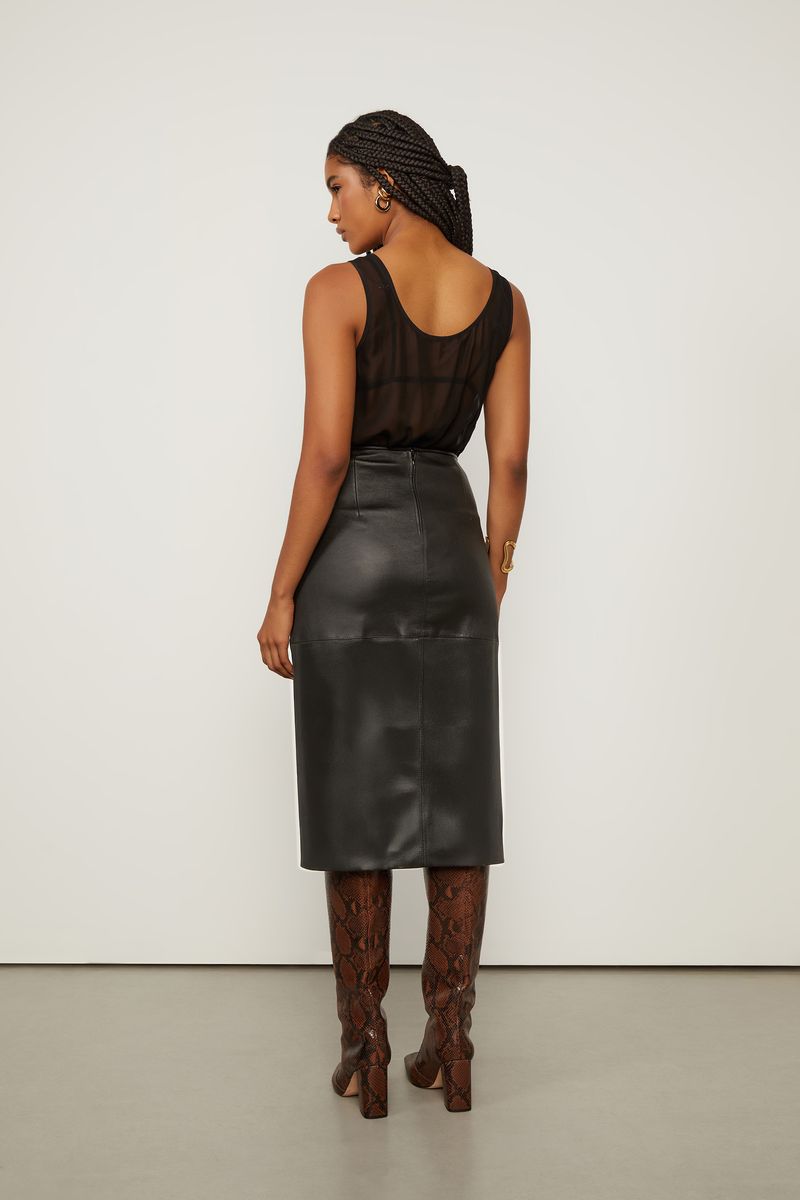 25111513_0005_4-SAIA-DE-COURO-STRETCH-MIDI-FENDA-FRONTAL-FRONTAL