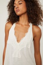 52151578_0003_3-REGATA-NADADOR-DE-MALHA-OFF-WHITE-COM-APLICACAO-DE-RENDA