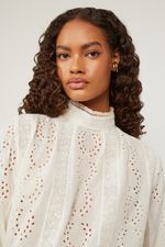 52135754_0003_3-BLUSA-BORDADA-COM-GOLA