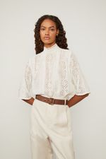 52135754_0003_4-BLUSA-BORDADA-COM-GOLA