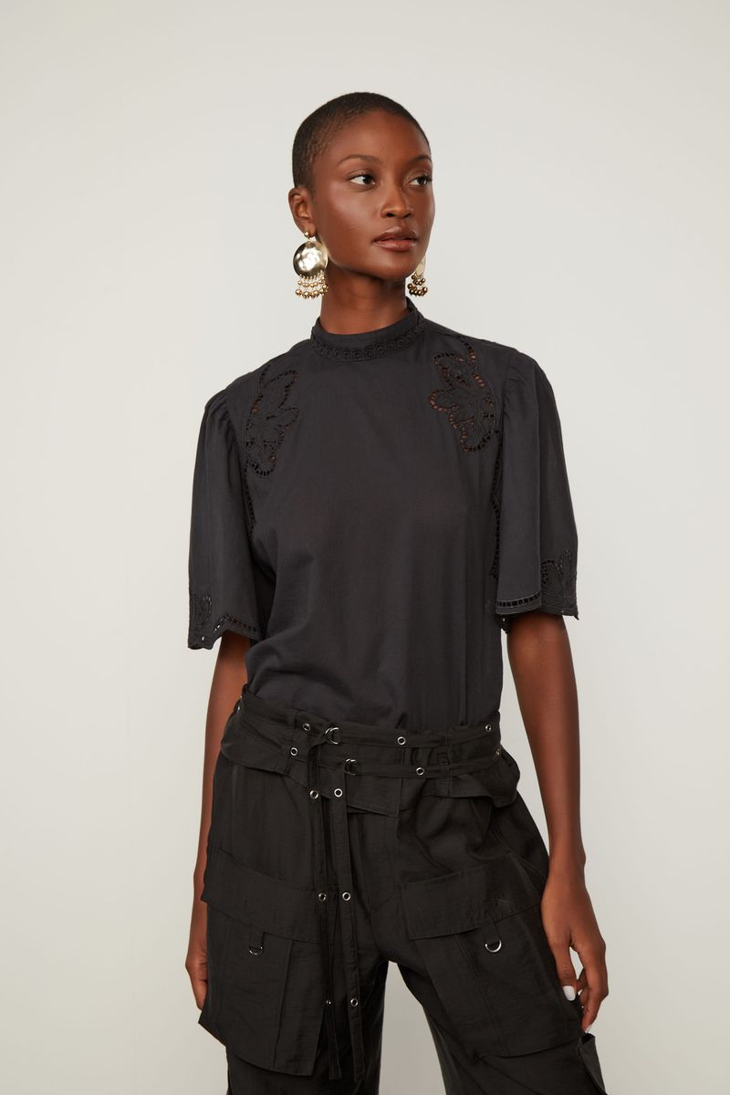 52060753_0005_4-BLUSA-DE-ALGODAO-COM-BORDADO-E-GOLA