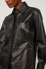 52051670_0005_4-CAMISA-DE-COURO-COSTAS-VAZADAS-AMARRACAO