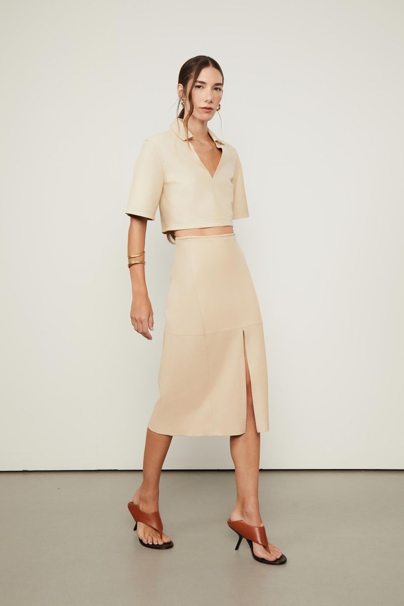 25111512_10048_1-SAIA-DE-COURO-STRETCH-MIDI-FENDA-FRONTAL