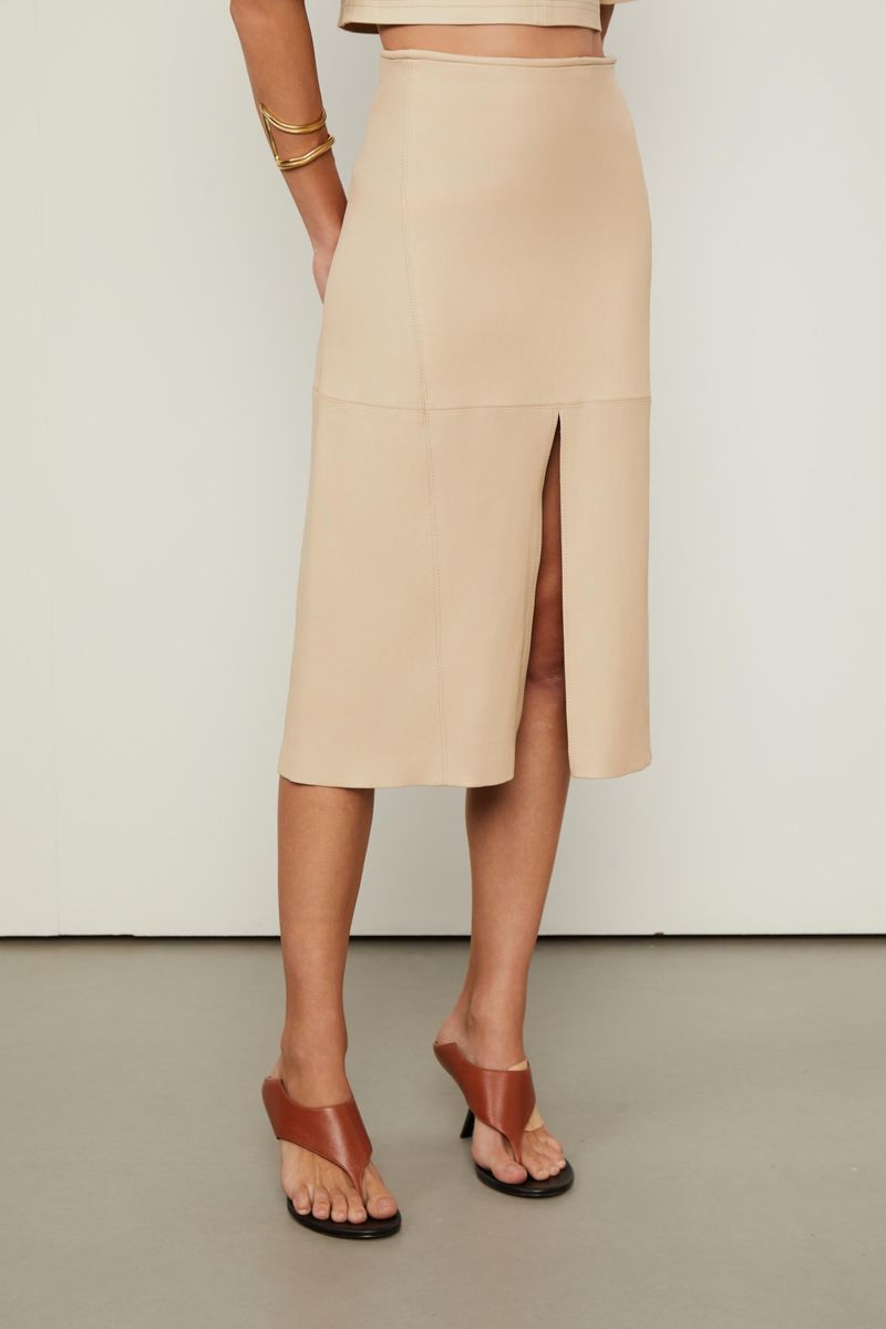25111512_10048_2-SAIA-DE-COURO-STRETCH-MIDI-FENDA-FRONTAL