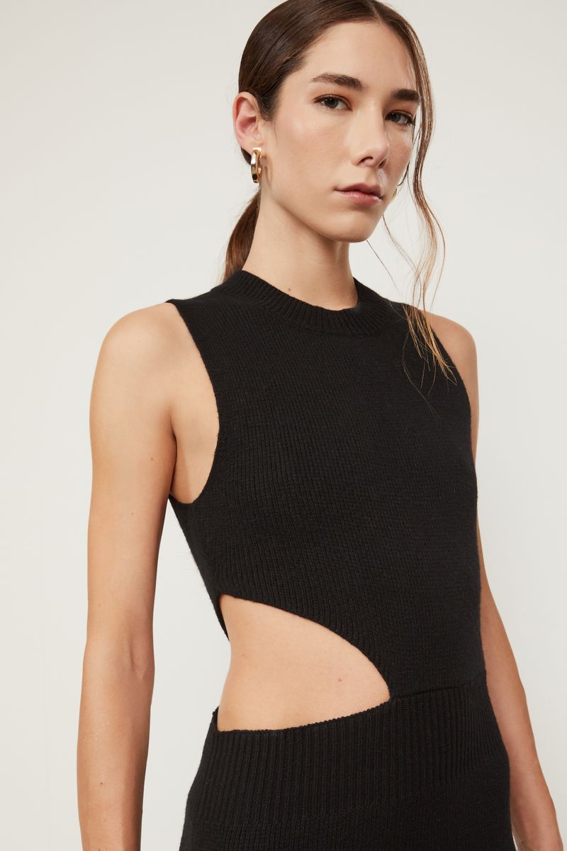 07207383_0005_2-VESTIDO-CUT-PRETO-DE-TRICOT
