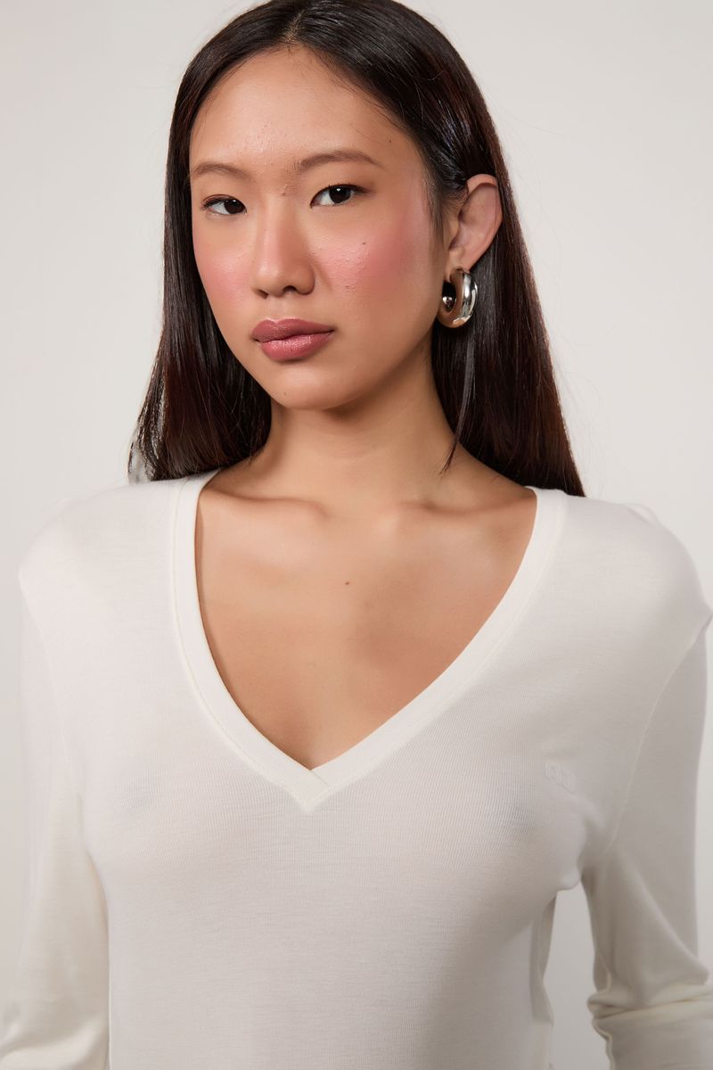 52135804_0003_4-BLUSA-MALHA-ML-DECOTE-V-BASIC