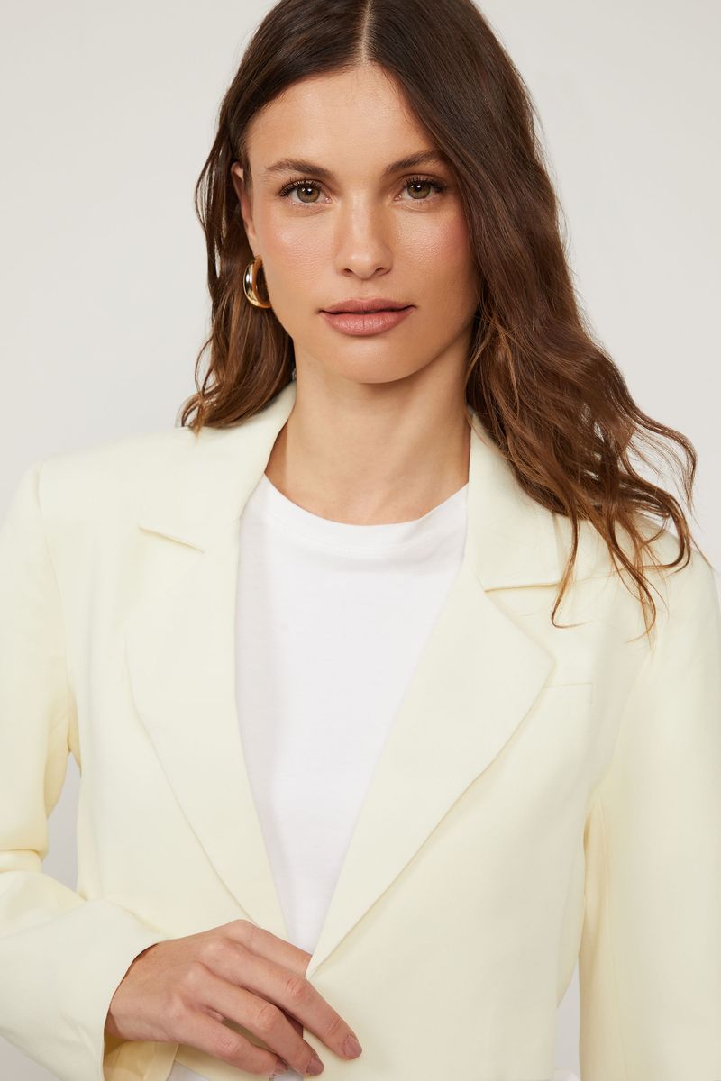 03040431_09041_4-BLAZER-DE-CREPE-BEGE-CROPPED