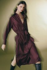 07160094_0066_2-VESTIDO-DE-CREPE-MIDI-COM-VISTA-BOTOES
