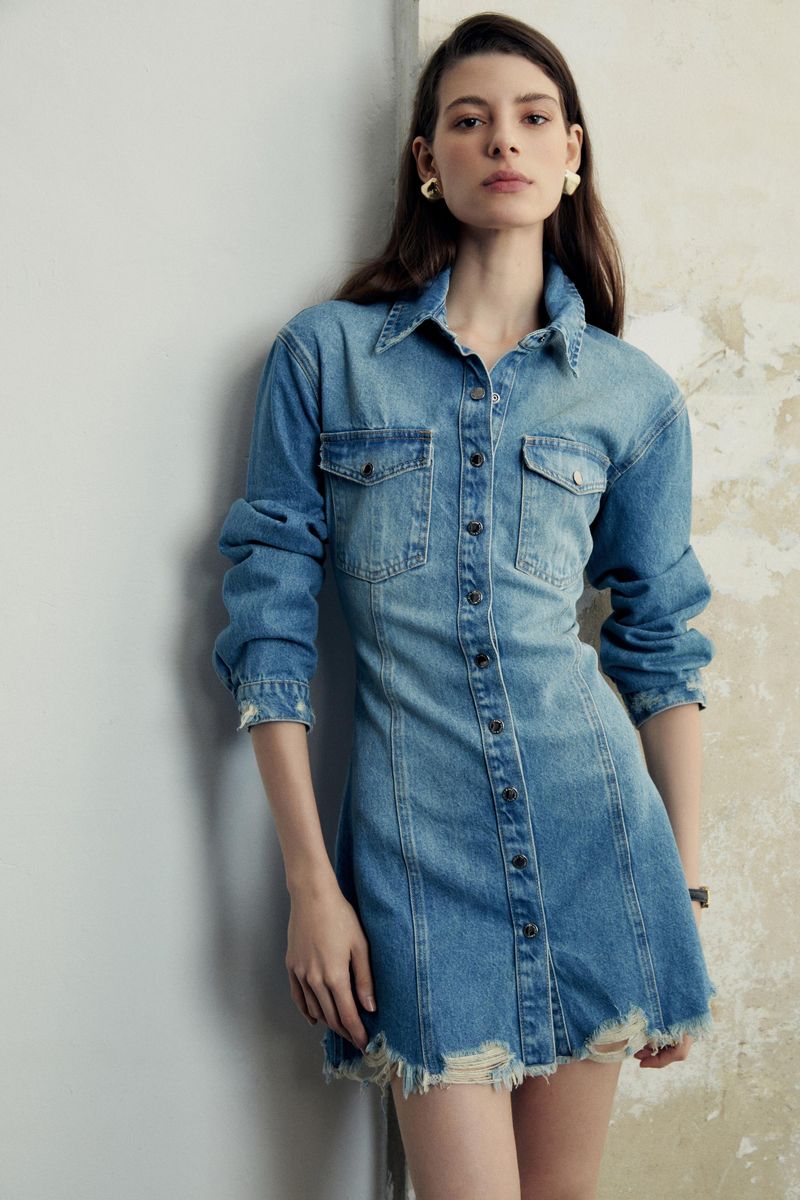 07207461_0105_1-VESTIDO-JEANS-CURTO-DESTROYED-NA-BARRA