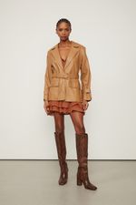 03610097_10056_2-TRENCH-COAT-DE-COURO-CURTO-MANGA-FRALDAD