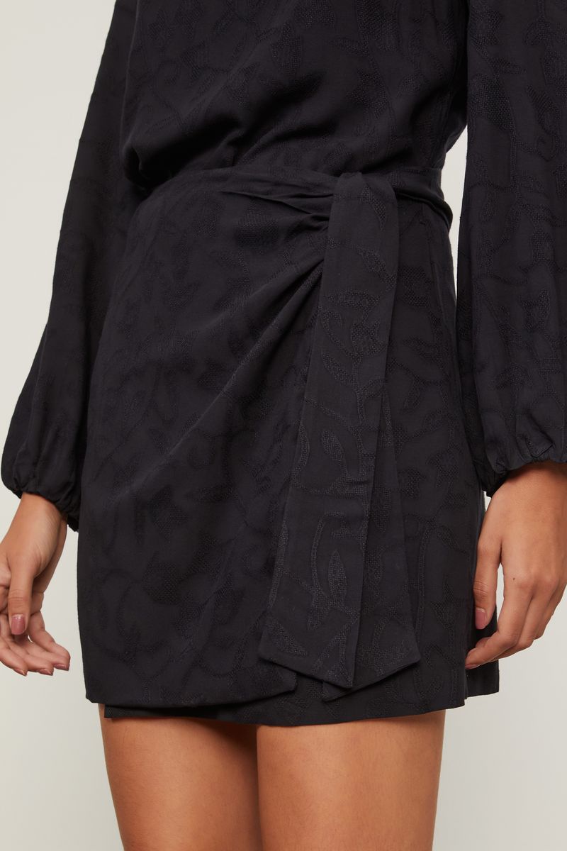 07207398_0005_4-VESTIDO-CURTO-JACQUARD-PRETO