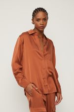 52051767_10056_1-CAMISA-DE-CETIM-MARROM-BISCOITO