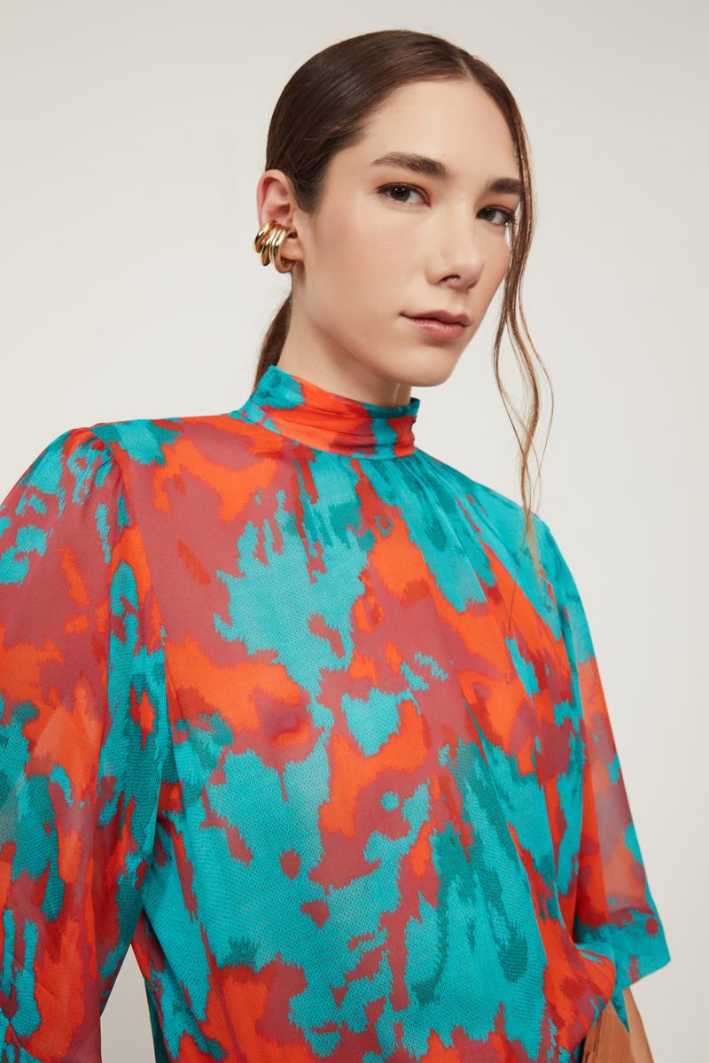 52136040_50432_4-TOP-GOLA-ALTA-FLORAL-TRICOT-CLASH
