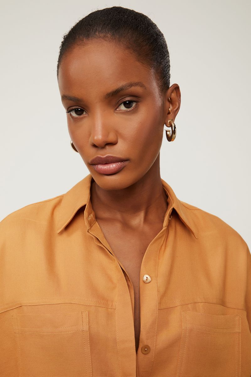 52051737_03354_4-CAMISA-CROPPED-MARROM-DOE