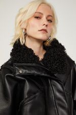 03011762_0005_4-JAQUETA-LIKE-LEATHER-COM-PELO